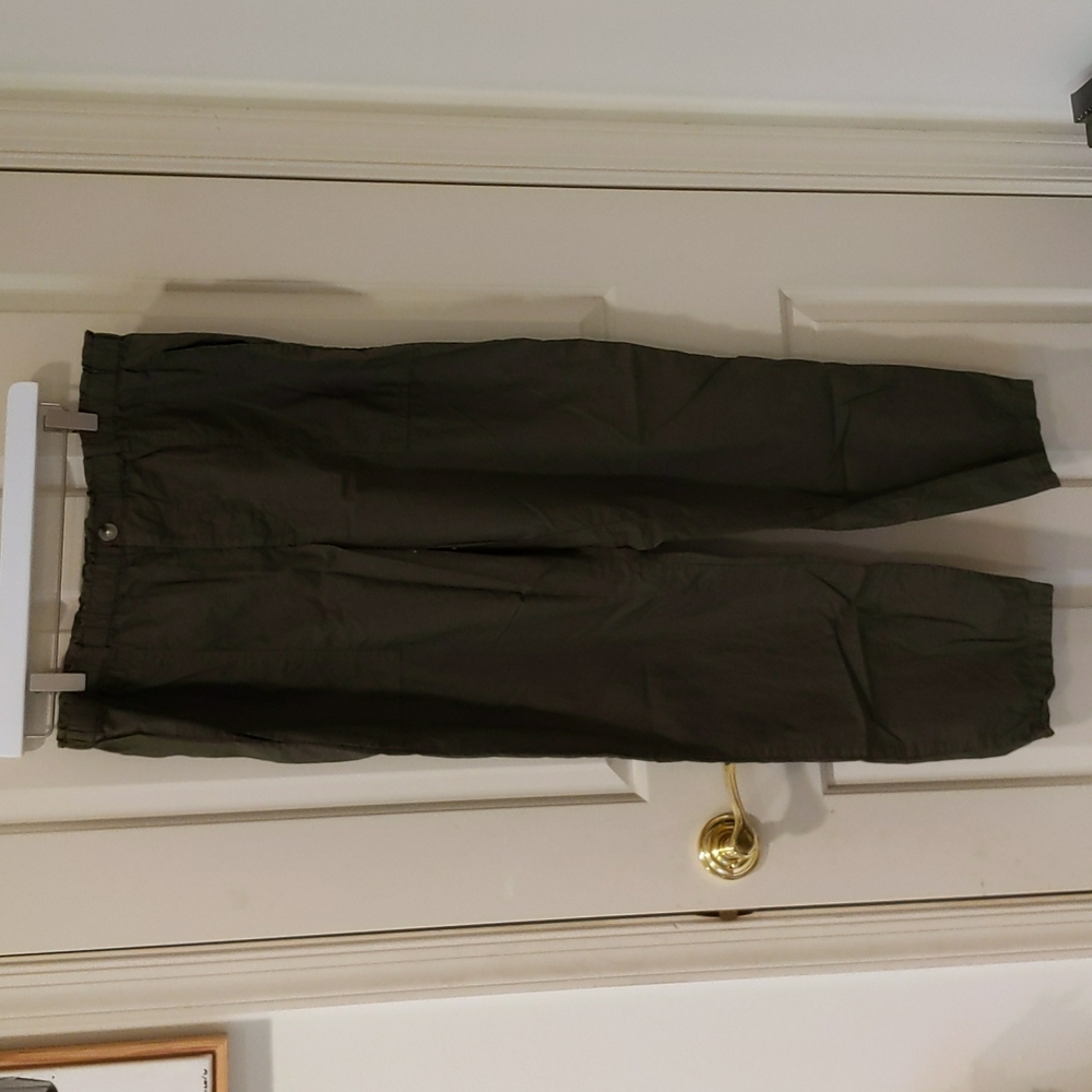 Lightweight army green tapered pants, Lou & grey